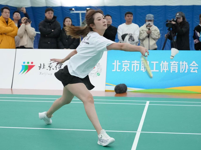 app下载-第二十一届北京羽毛球公开赛举行 近千名球友参赛