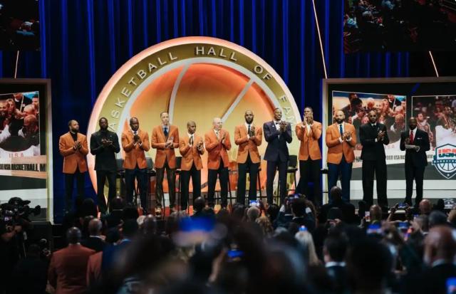 体育赛事-【观察】传奇定格！梦八兄弟登高处 遍插茱萸少一人