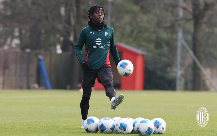 vip 注册地址-米兰未来队今日训练备战|AC米兰_新浪体育_新浪新闻